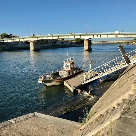 Porte De Camargue - Les Quais D'arles 2* Arles