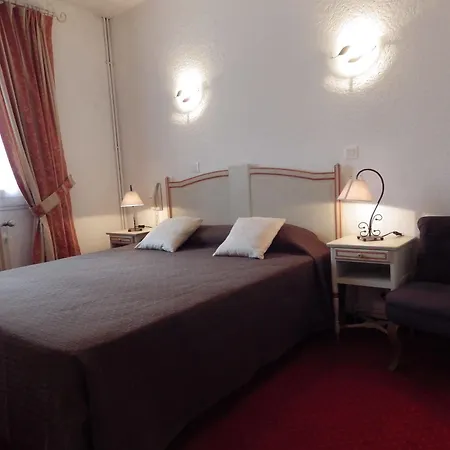 Hotel Porte De Camargue - Les Quais D'arles 2*